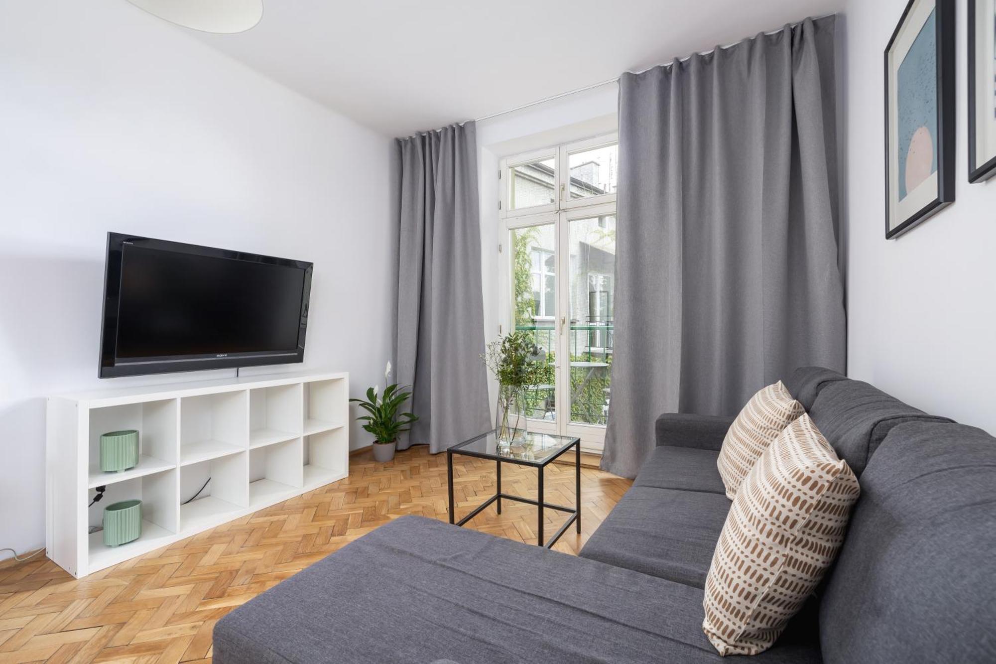 1-Bedroom Apartment With Balcony - Dluga 65 Krakau Buitenkant foto