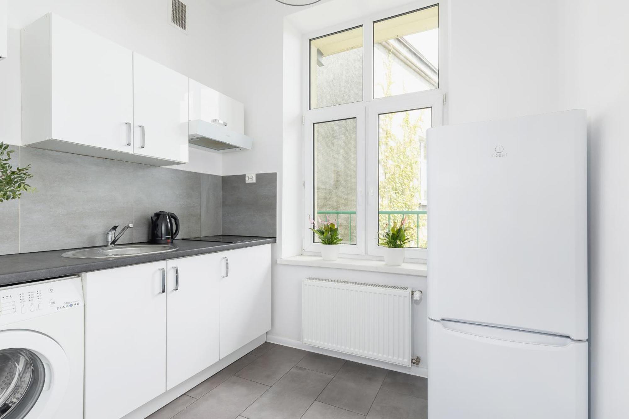1-Bedroom Apartment With Balcony - Dluga 65 Krakau Buitenkant foto