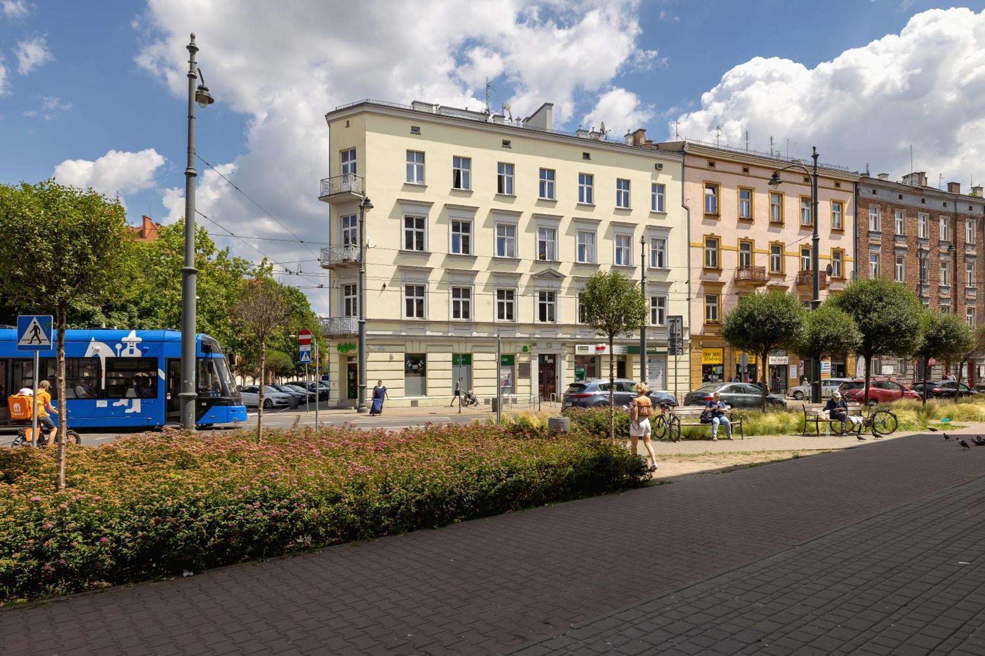 1-Bedroom Apartment With Balcony - Dluga 65 Krakau Buitenkant foto